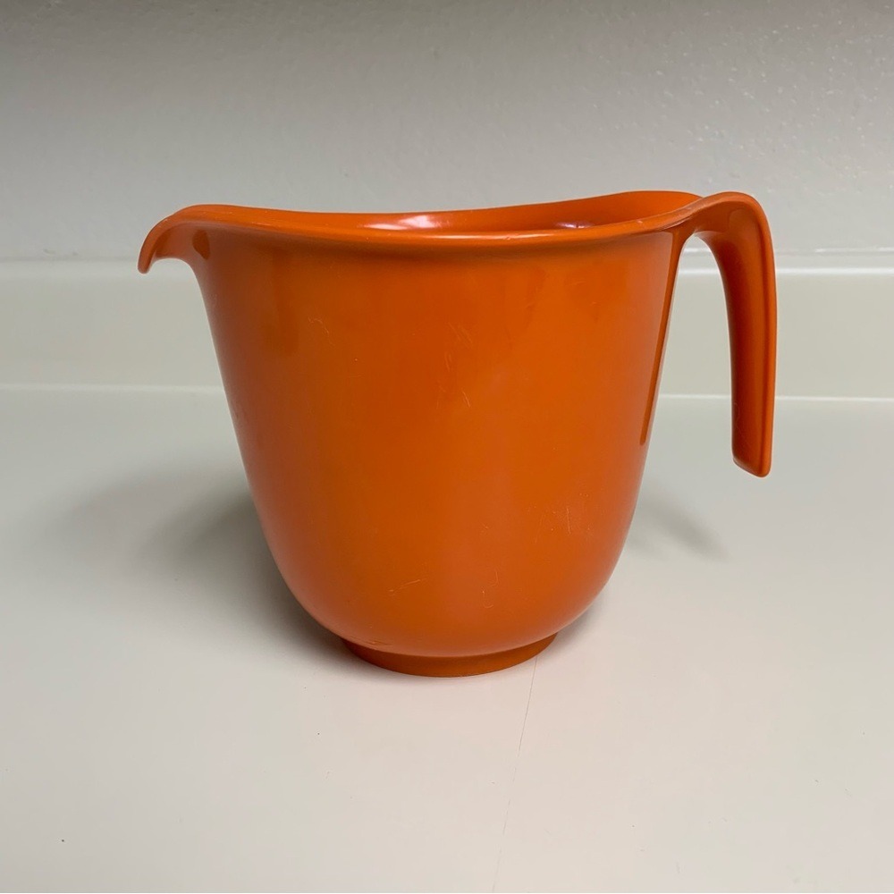 Vtg Rubbermaid Orange Batter Bowl Measuring 1.5 Qt 6 Cup  Grip N Mix #2661 USA